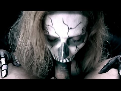 ❤️ Demon djevojka siše kurac svojim crnim ustima i guta spermu. ❤❌ Kvalitetna pornografija na hr.kanalmoscow.ru
